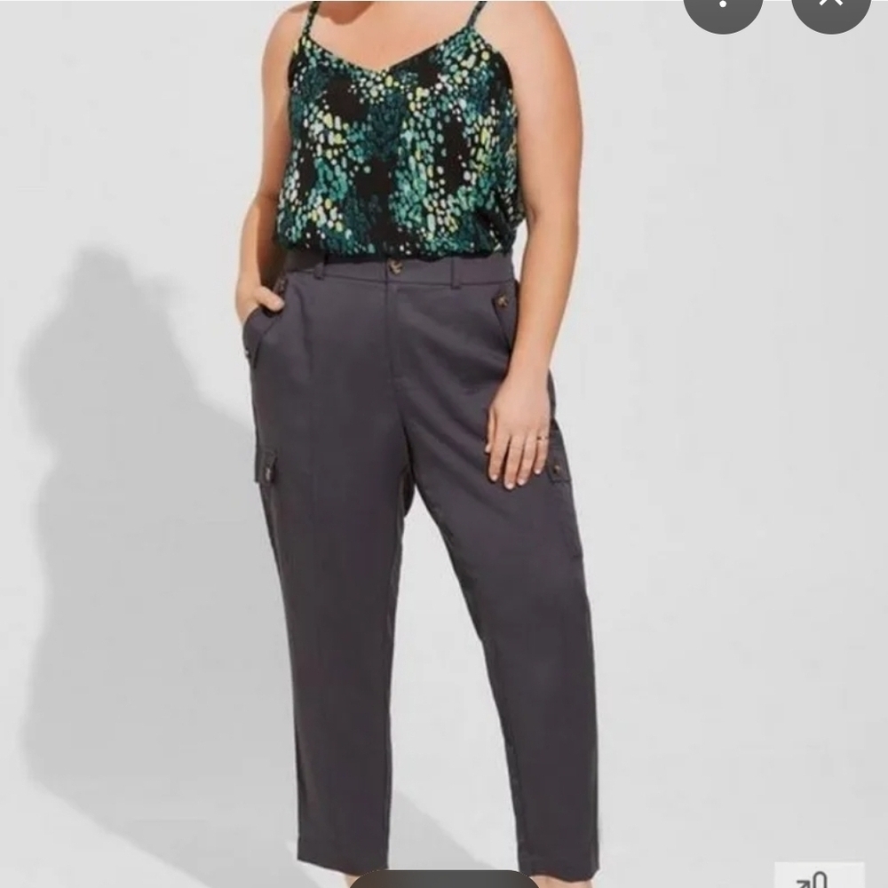 Torrid Relaxed High Rise Cargo Pants Nwt